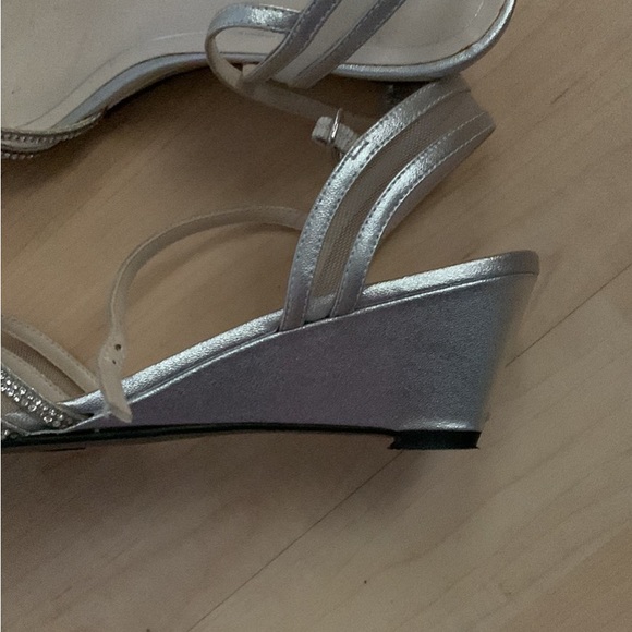 Women heels - Picture 2 of 3